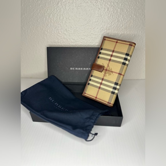 Authentic Burberry London Long Wallet - Picture 5 of 9